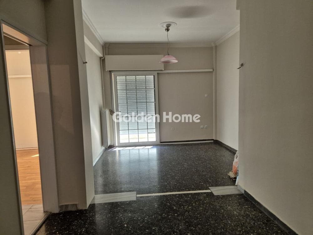 Apartment in Center, Tavros — Photo 1 of 9