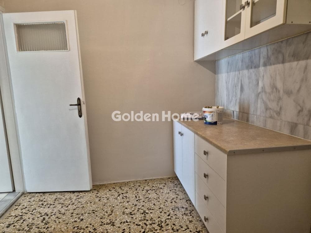 Apartment in Center, Tavros — Photo 3 of 9