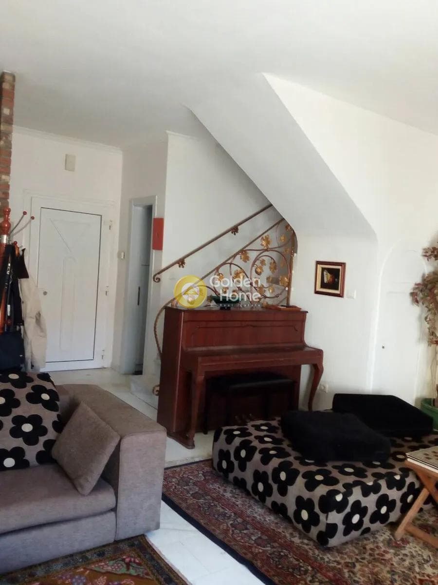 House in Center, Panorama — Photo 5 of 19