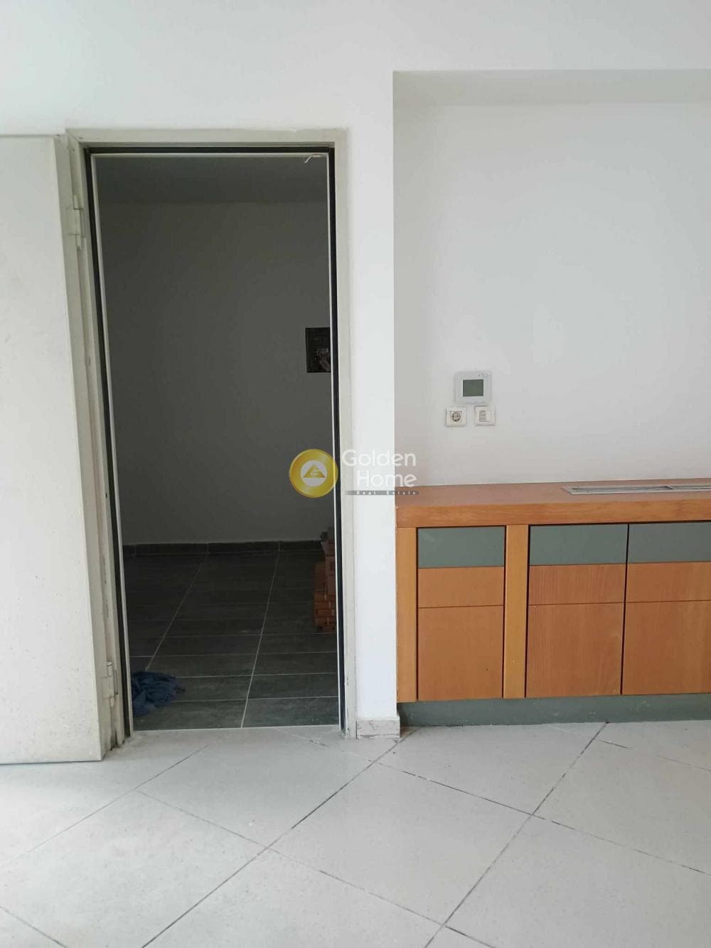 Retail Store in Neo Faliro, Piraeus — Photo 7 of 12