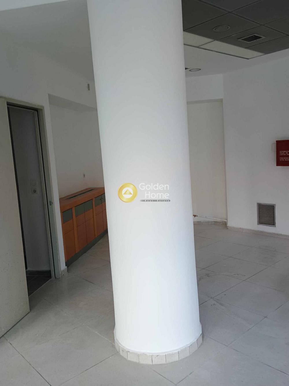 Retail Store in Neo Faliro, Piraeus — Photo 9 of 12