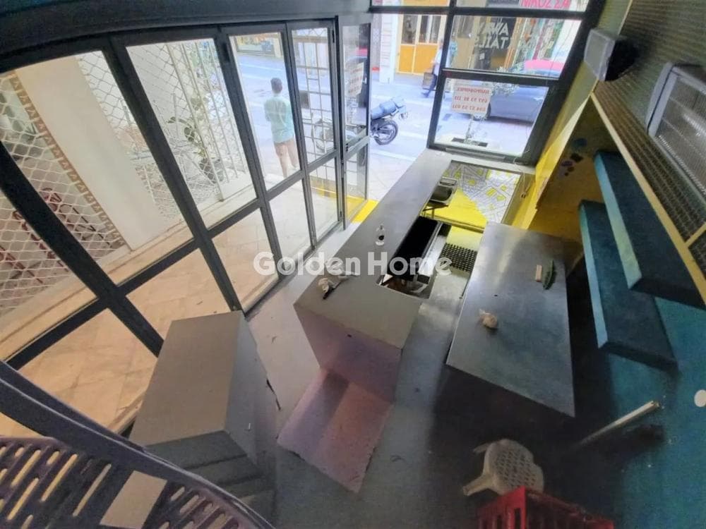 Κατάστημα στην Μοναστηράκι, Ιστορικό Κέντρο