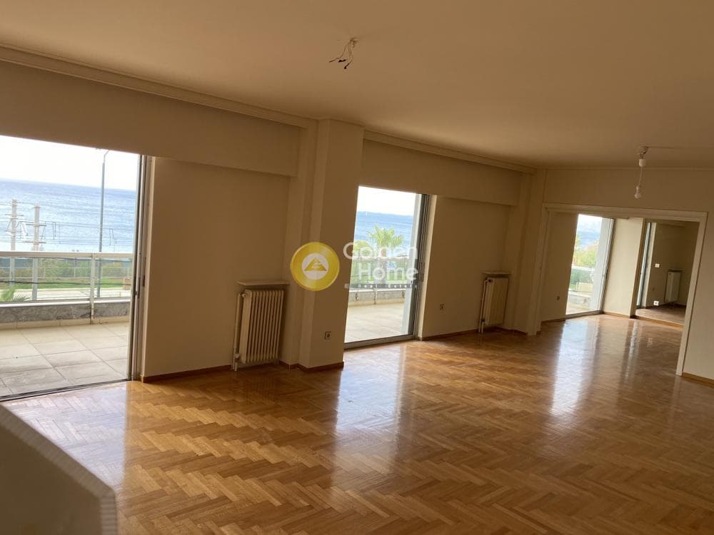 Apartment in Floisvos, Palaio Faliro — Photo 1 of 13