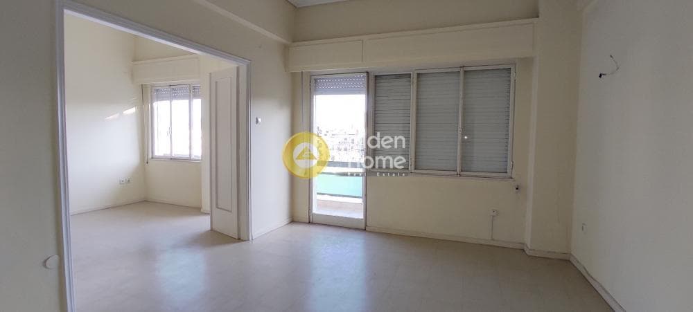 Γραφείο στην Πλατεία Ελευθερίας, Κορυδαλλός — Φωτογραφία 1 από 8
