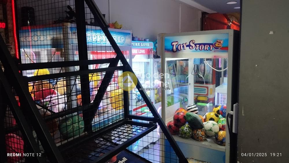 Retail Store in Lachanokipoi, Menemeni — Photo 3 of 21