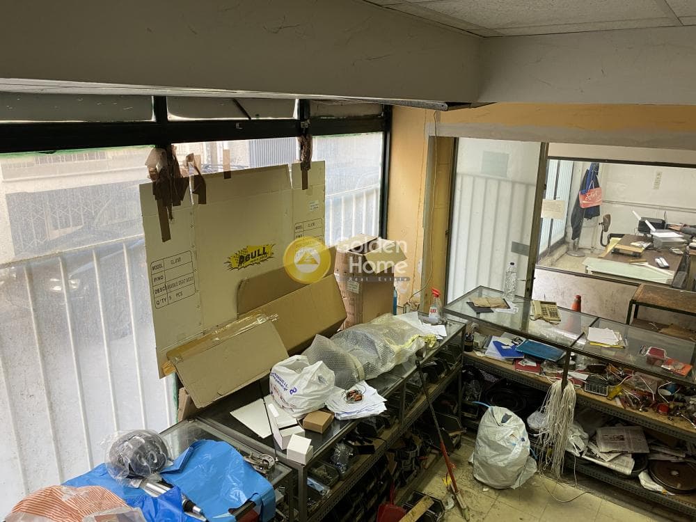 Retail Store in Plateia Vathis, Kentro — Photo 1 of 8