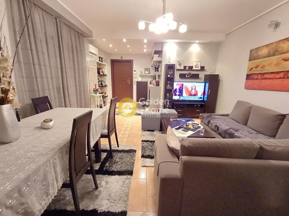 Apartment in Trocadero, Palaio Faliro — Photo 2 of 12