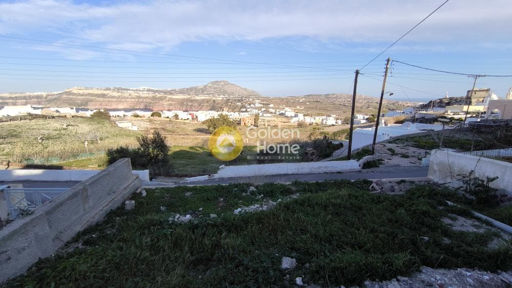 House in Center, Santorini — Photo 19 of 22