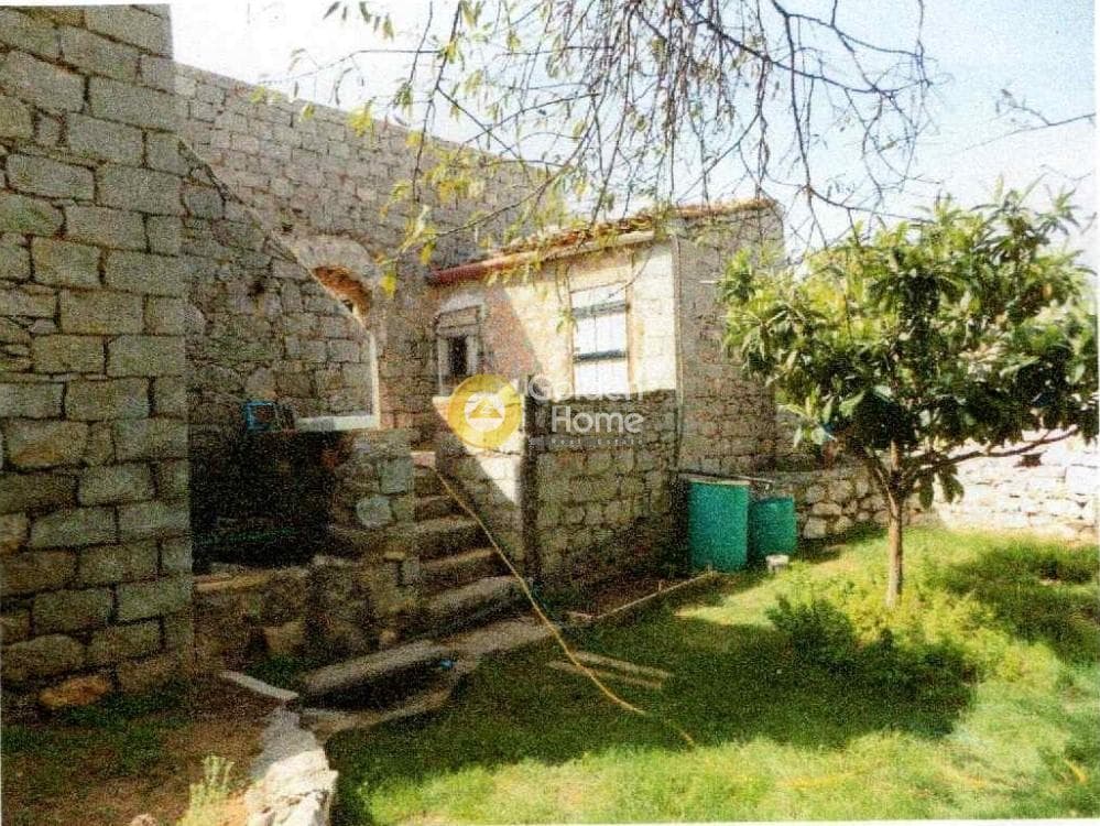Building Plot in Moni Agias Efpraxias, Hydra — Photo 1 of 9