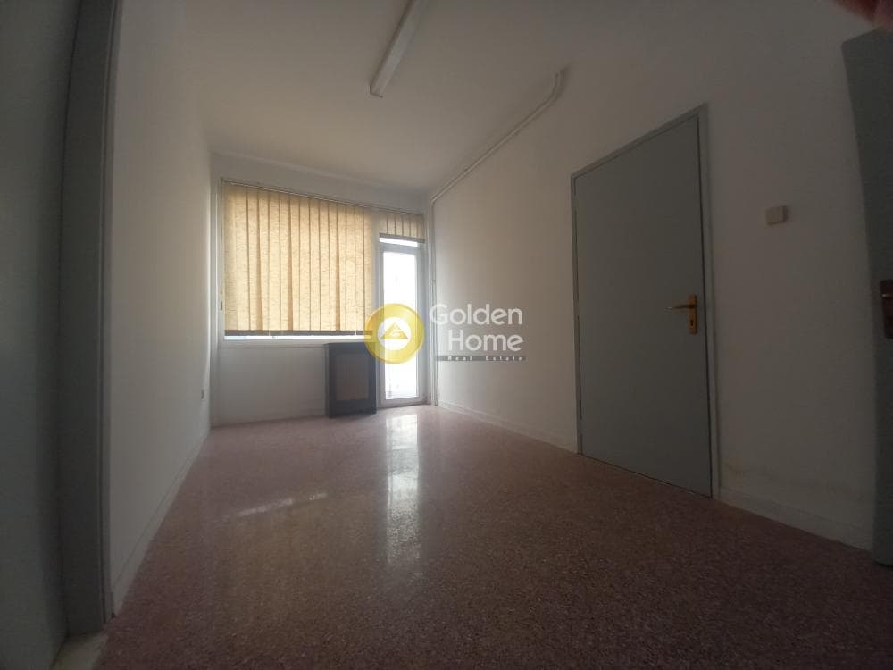 Office in Terpsithea, Piraeus — Photo 1 of 16