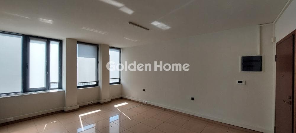 Office in Diilistiria, Piraeus — Photo 14 of 18