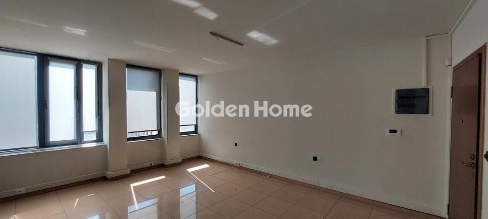 Office in Diilistiria, Piraeus — Photo 9 of 18