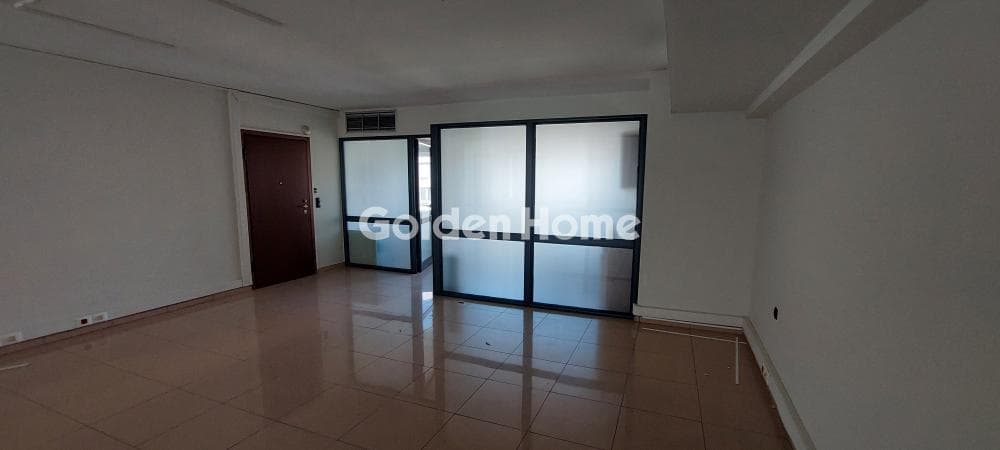 Office in Diilistiria, Piraeus — Photo 1 of 18