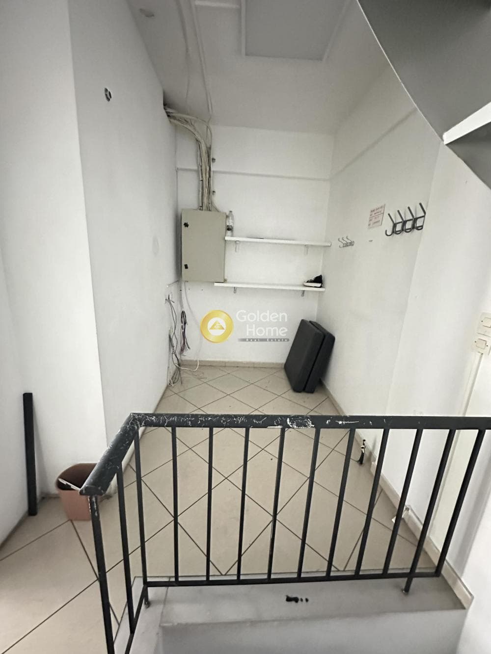 Retail Store in Agios Ioannis Chrisostomos, Nikaia — Photo 11 of 11