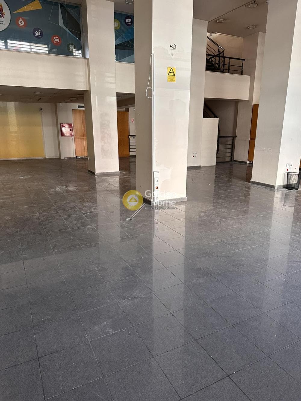 Office in Kokkinia, Nikaia — Photo 2 of 30