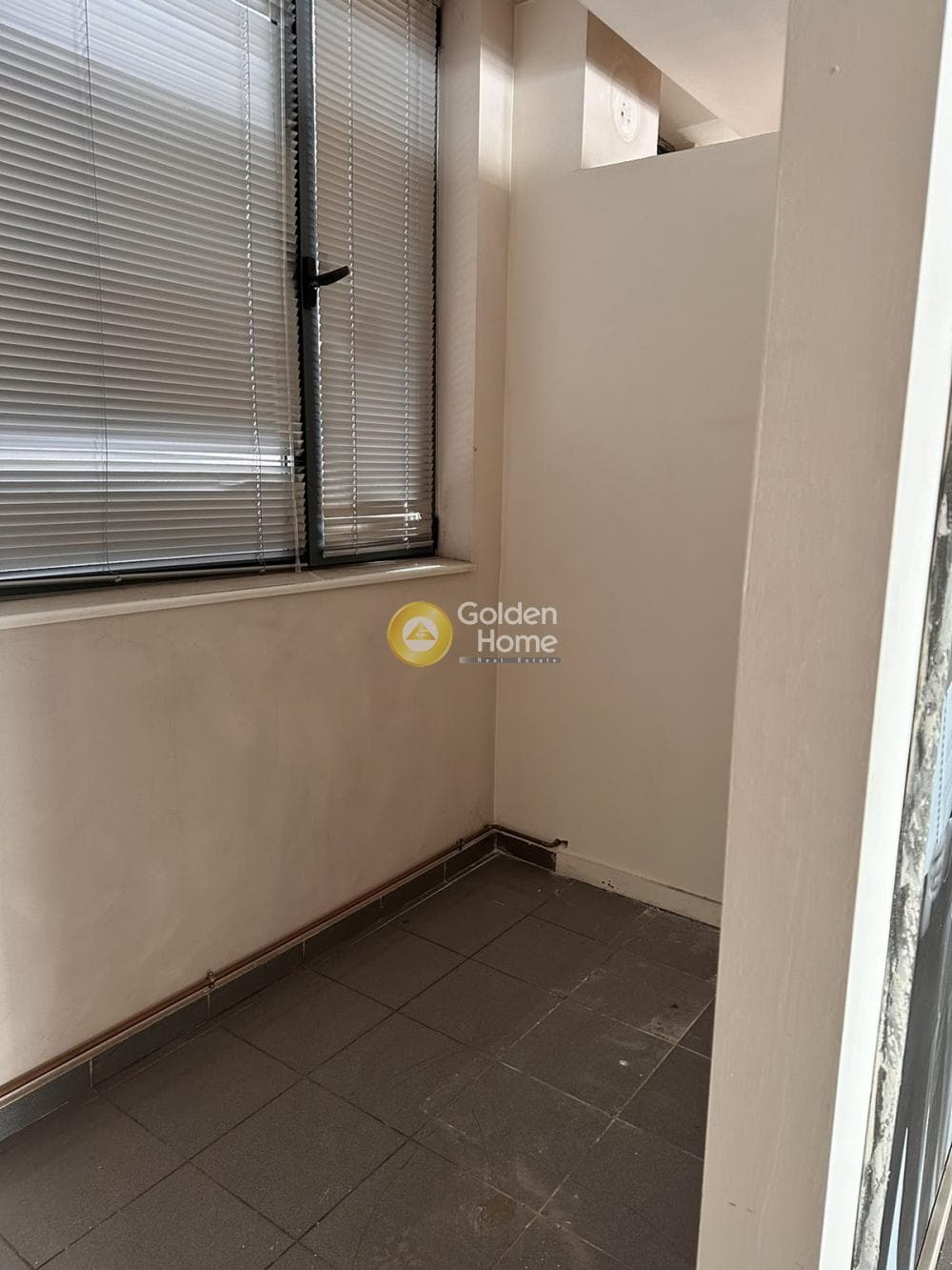 Office in Kokkinia, Nikaia — Photo 12 of 30