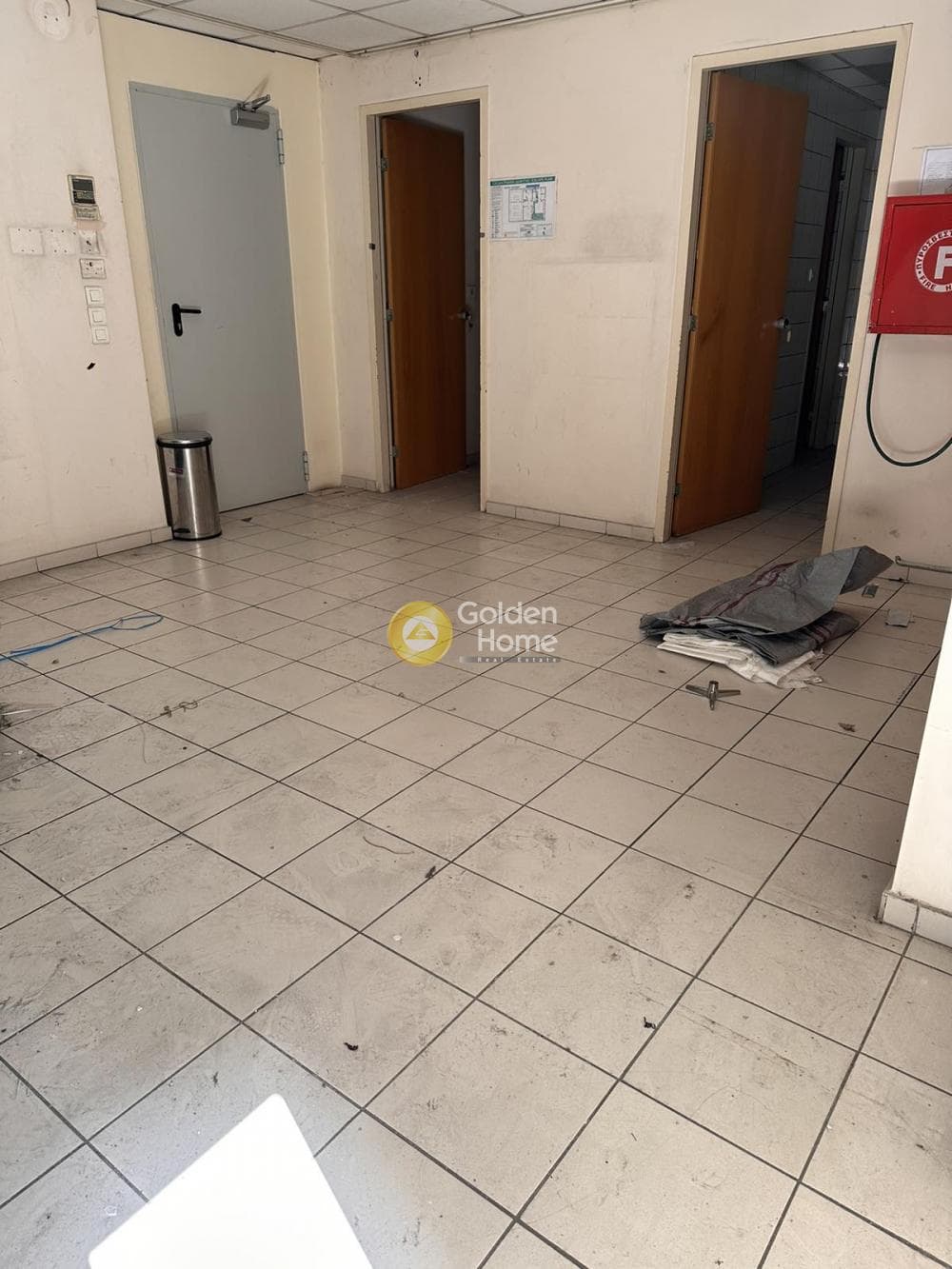 Office in Kokkinia, Nikaia — Photo 26 of 30