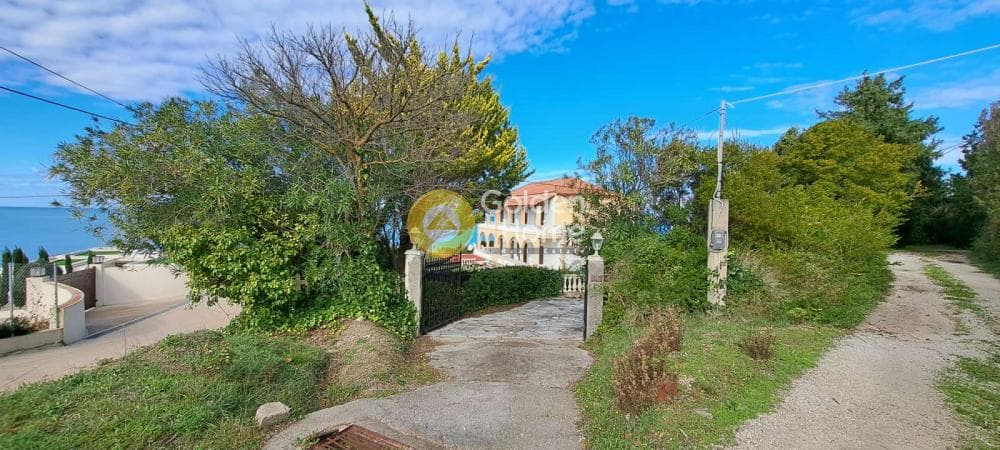 House in Αgios Georgios, Corfu — Photo 2 of 8
