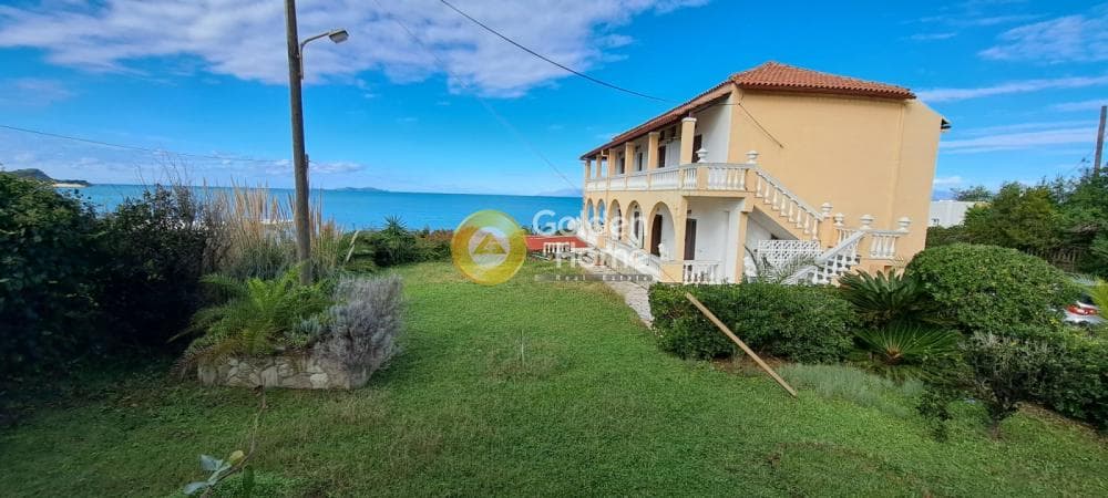 House in Αgios Georgios, Corfu — Photo 1 of 8
