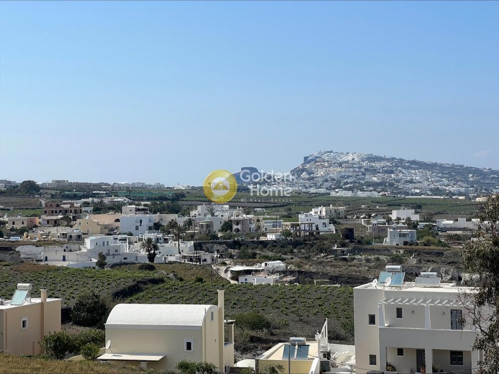 House in Thira, Santorini — Photo 4 of 6