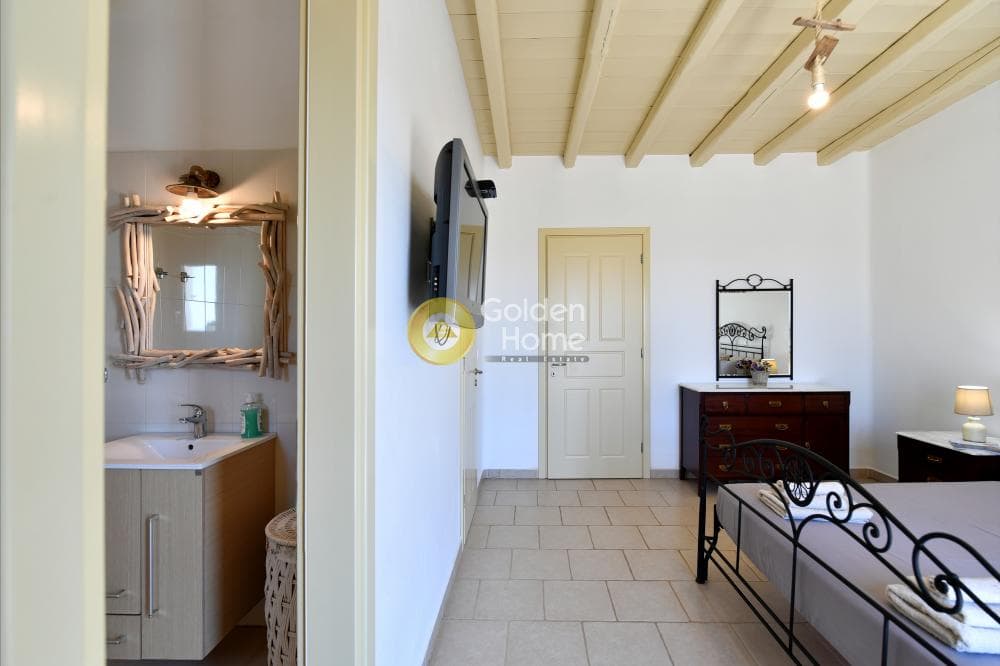 House in Kamari, Paros — Photo 21 of 38