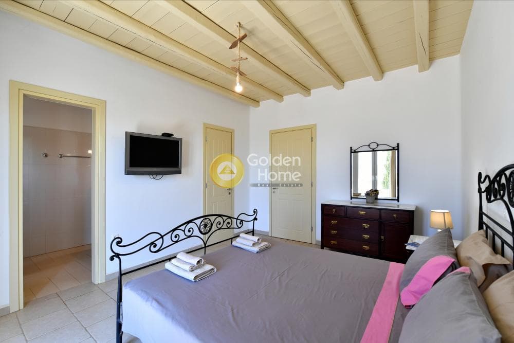 House in Kamari, Paros — Photo 19 of 38