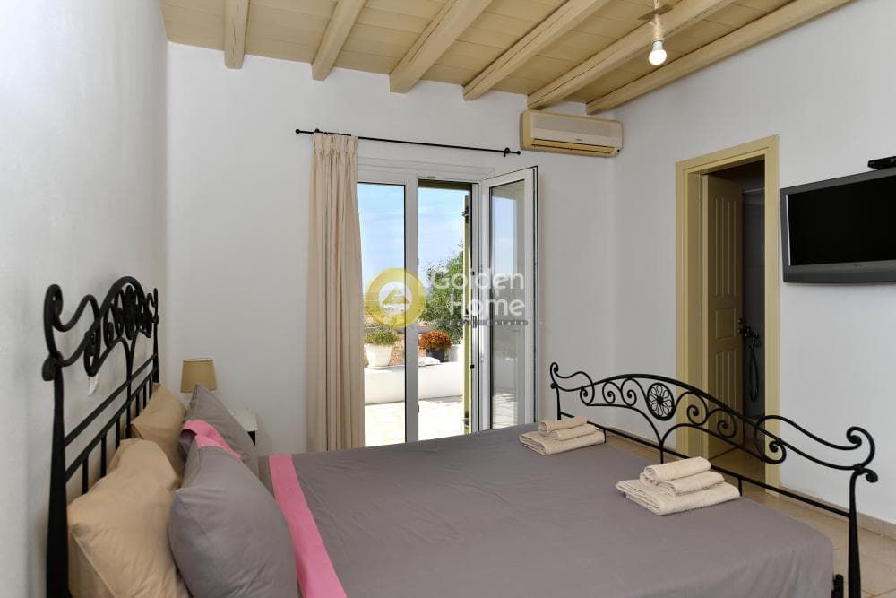 House in Kamari, Paros — Photo 16 of 38
