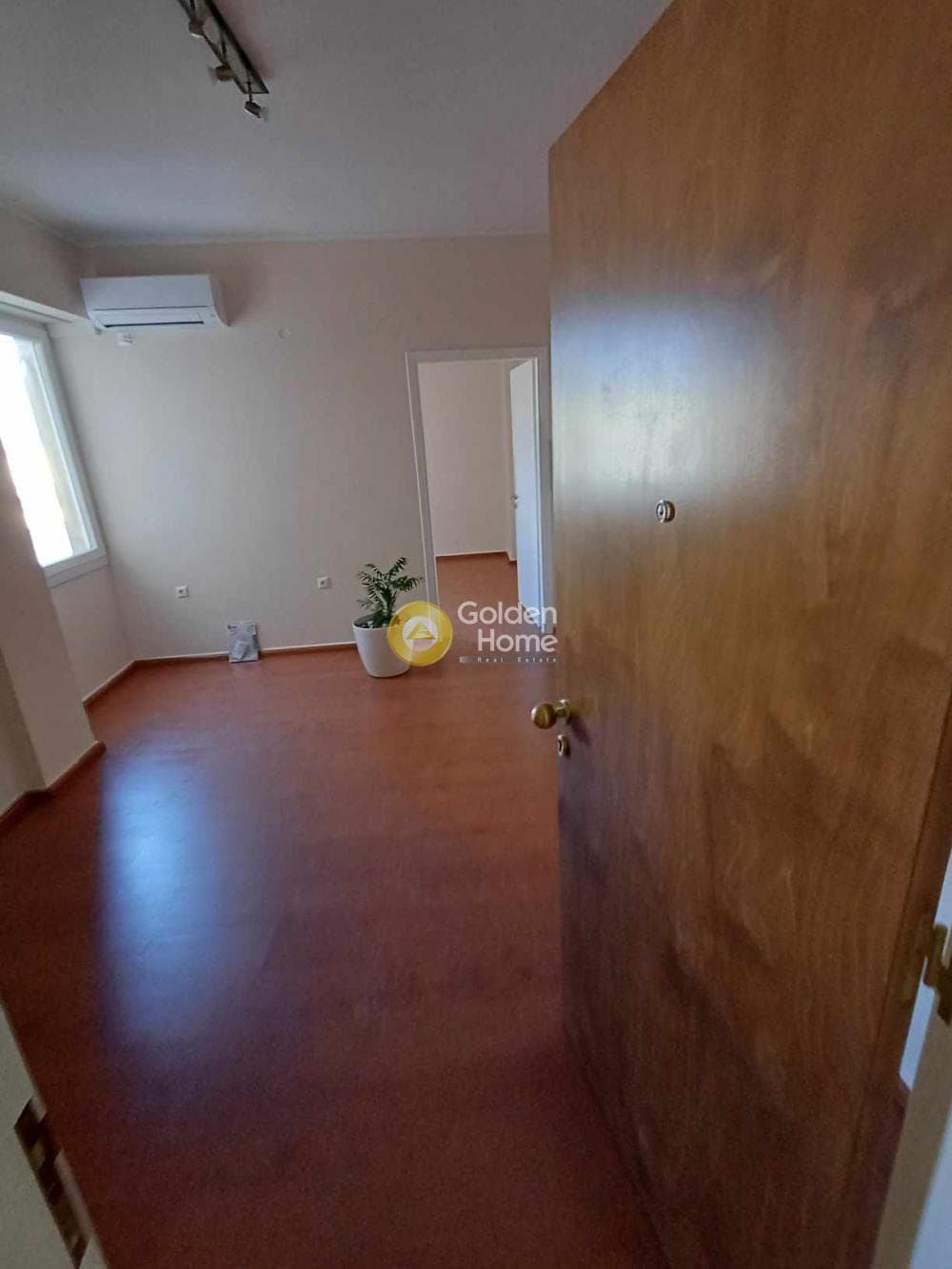 Office in Omonoia, Kentro — Photo 1 of 5
