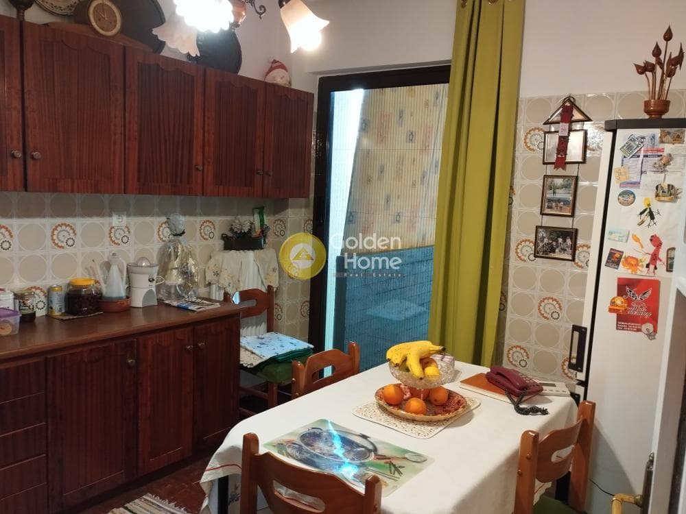 Apartment in Kareas, Vironas — Photo 11 of 27