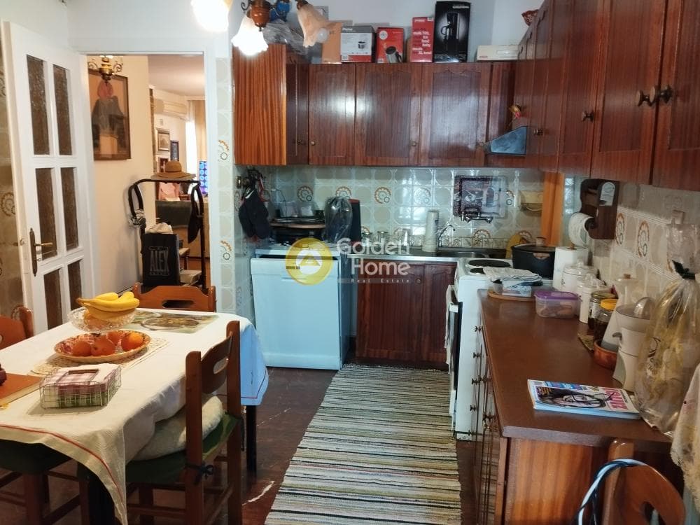 Apartment in Kareas, Vironas — Photo 12 of 27
