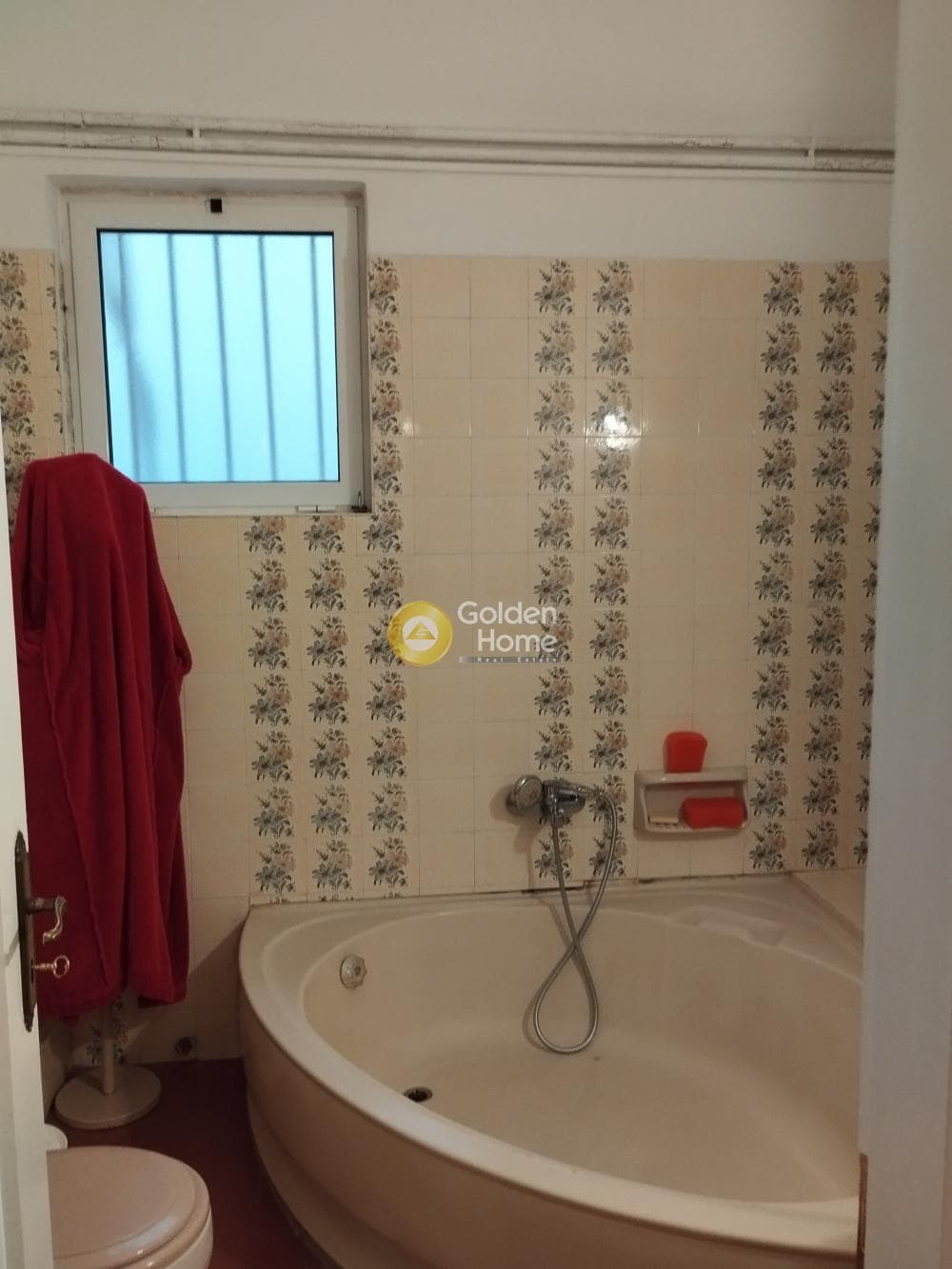 Apartment in Kareas, Vironas — Photo 19 of 27