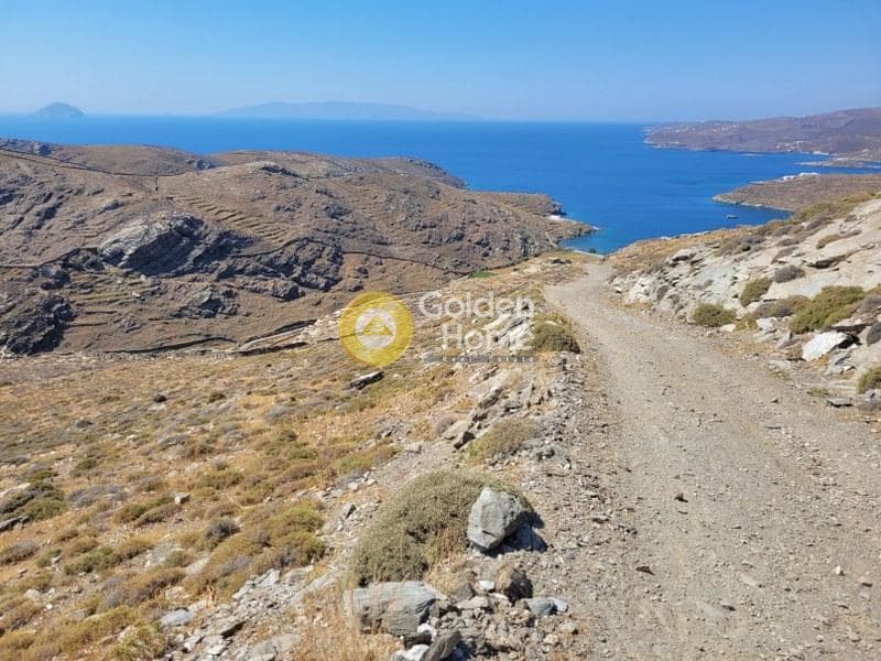Parcel in Agios Stefanos, Kythnos — Photo 1 of 11