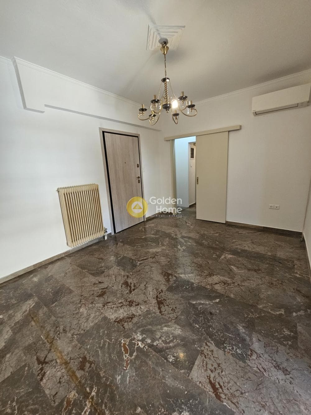 Apartment in Aspra Chomata, Nikaia — Photo 2 of 15