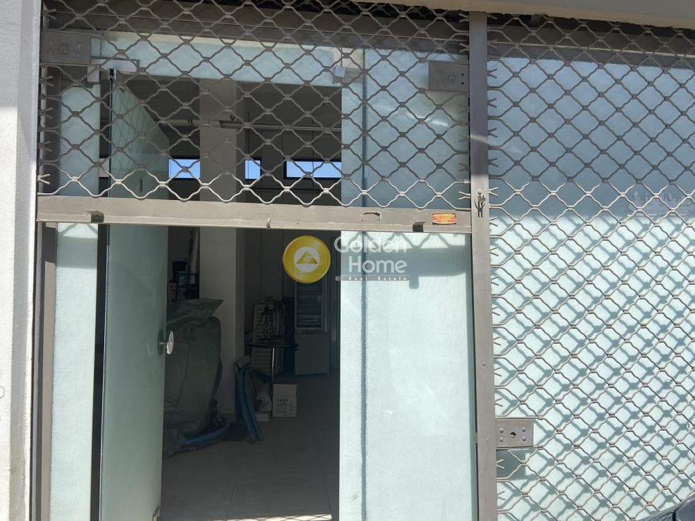 Retail Store in Pratsika, Patra — Photo 7 of 9