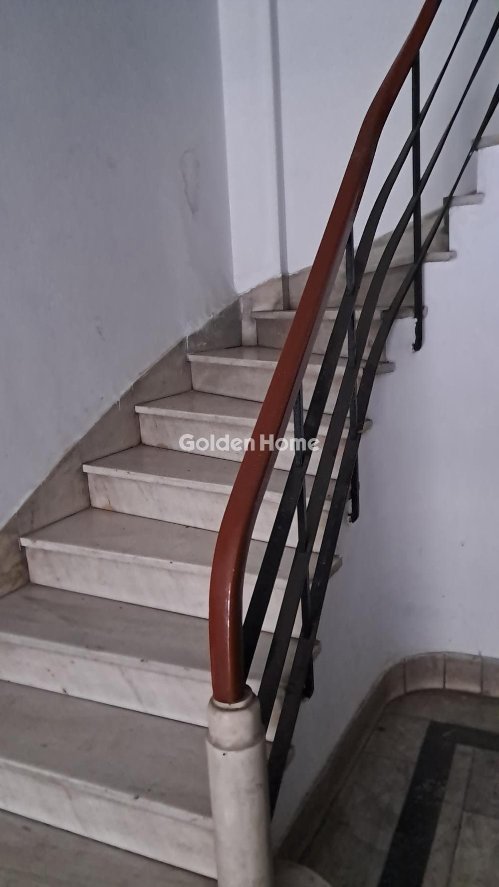 Retail Store in Ravenia, Attiki — Photo 7 of 9