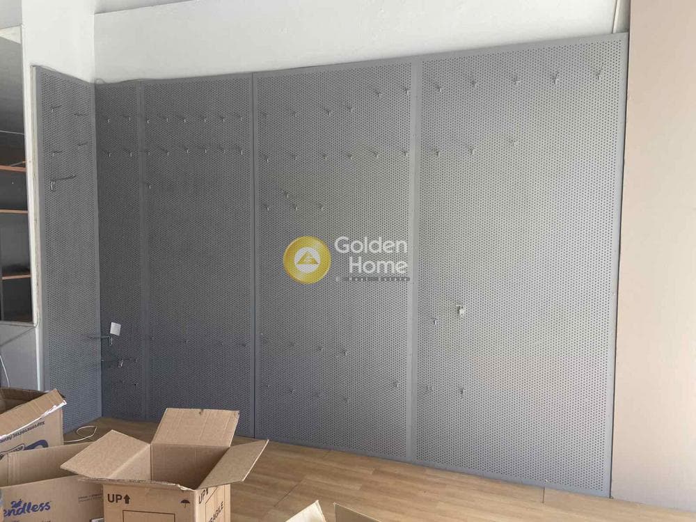 Retail Store in Prosfigika, Patra — Photo 10 of 13