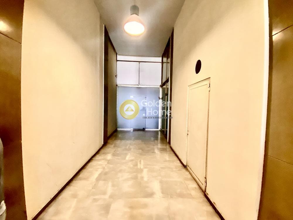 Retail Store in Terpsithea, Piraeus — Photo 9 of 12