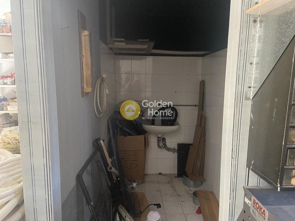 Retail Store in Prosfigika, Patra — Photo 8 of 13
