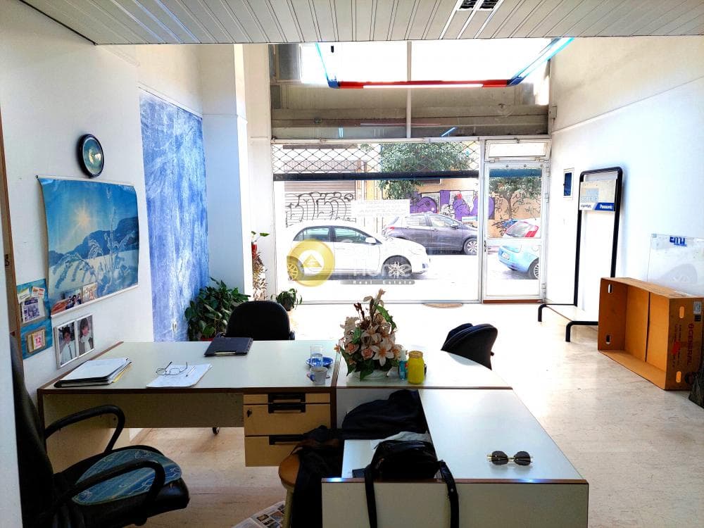 Retail Store in Center, Ilisia — Photo 6 of 7
