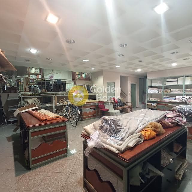 Κατάστημα στην Ηλιούπολη, Νίκος Καζαντζάκης — Φωτογραφία 15 από 28