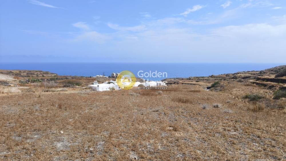 Parcel in Oia, Santorini — Photo 1 of 7