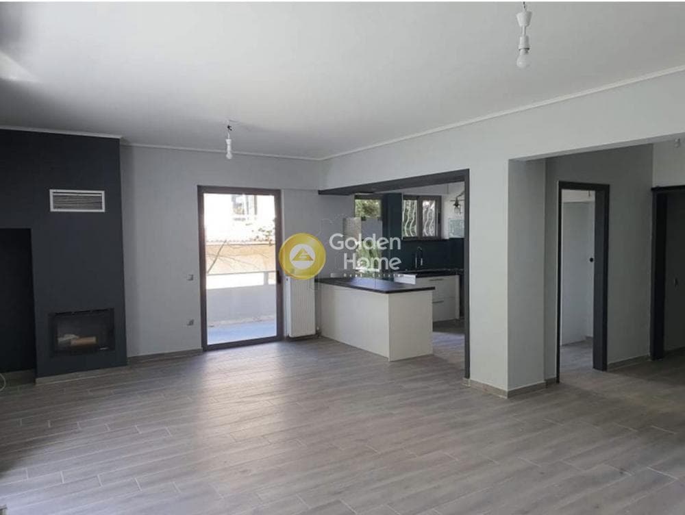 Apartment in Paradeisos, Agia Paraskevi — Photo 1 of 19