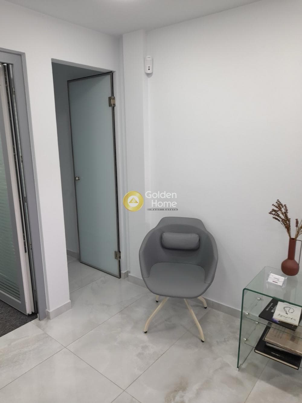 Retail Store in Plateia Davaki, Kalithea — Photo 2 of 7