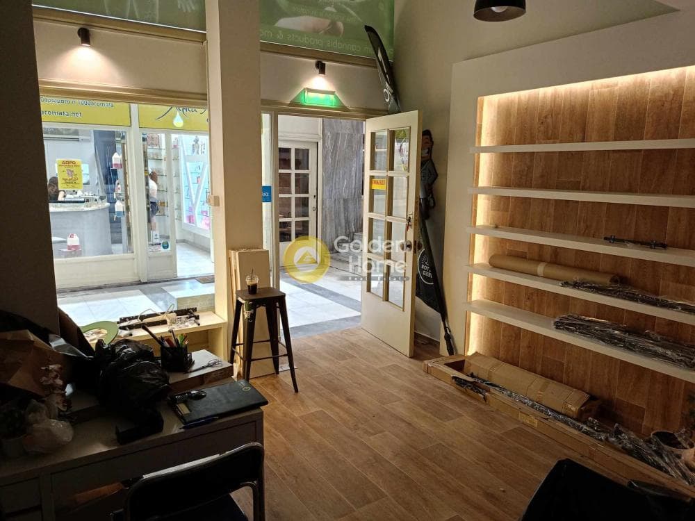 Retail Store in Elia, Historic Center — Photo 2 of 8