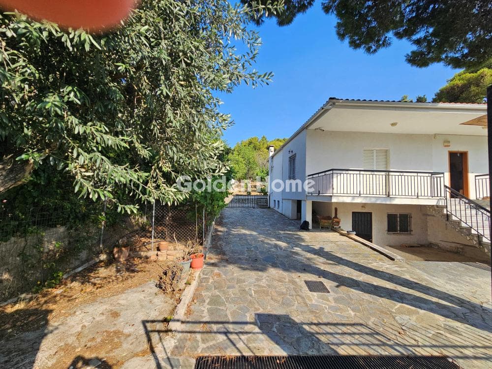House in Center, Penteli — Photo 2 of 18