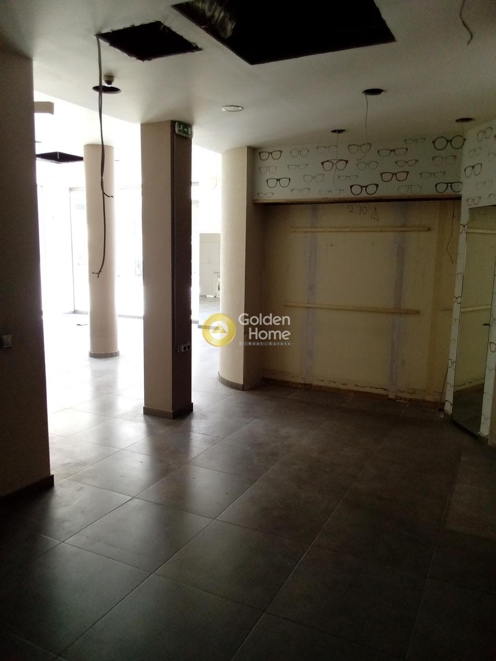 Retail Store in Dafni, Dafni — Photo 3 of 10
