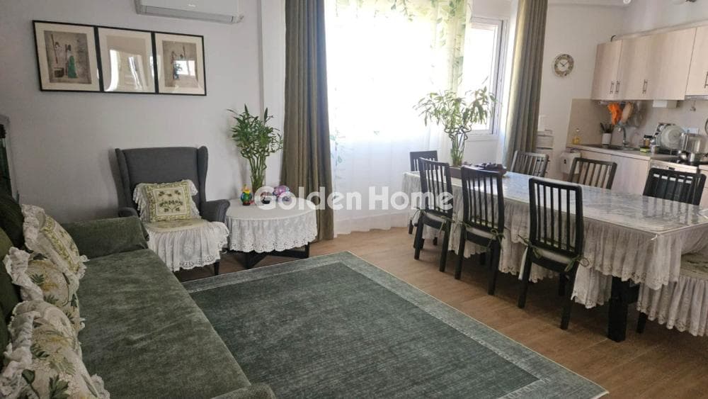 Apartment in Ano Kalamaki, Alimos — Photo 1 of 24