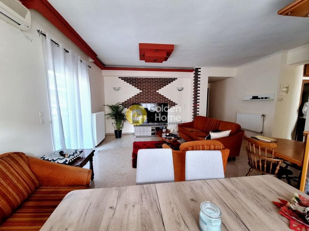 Apartment in Peraia, Peraia — Photo 2 of 10