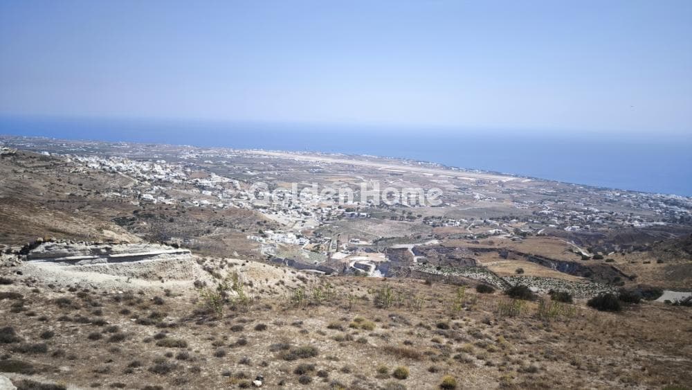 Building Plot in Thira, Santorini — Photo 1 of 9
