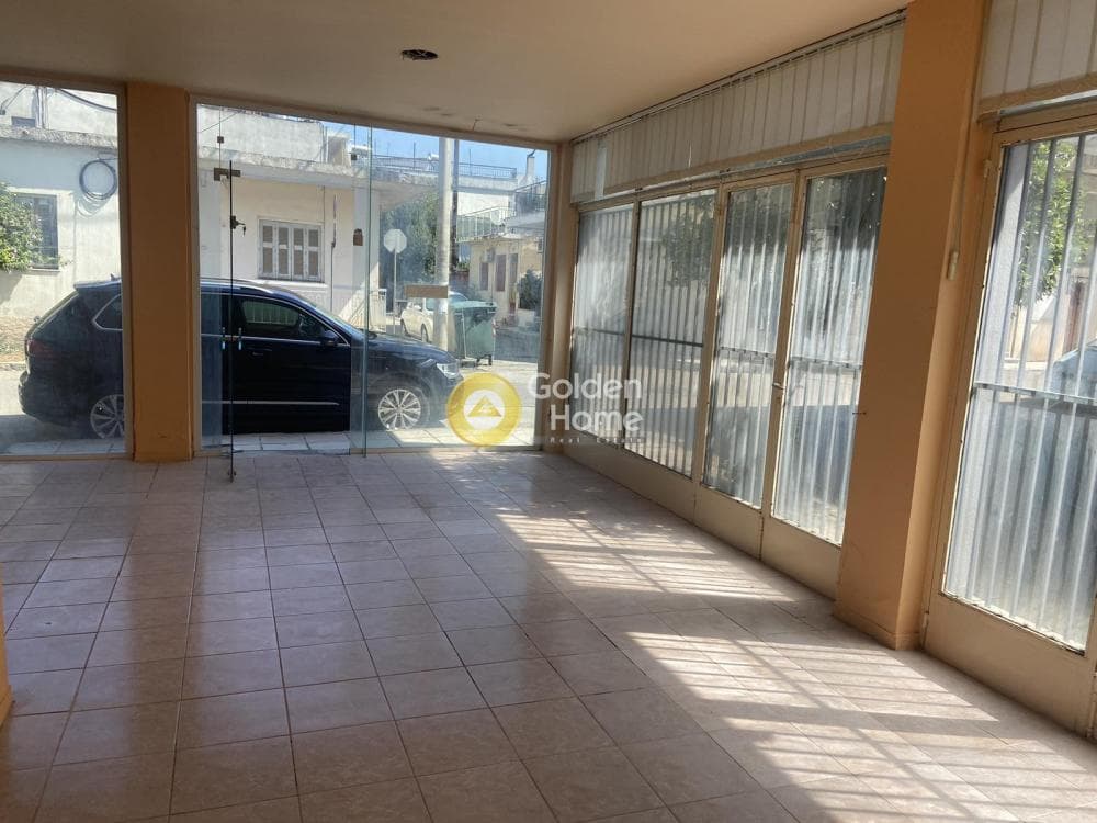 Retail Store in Psarofai, Patra — Photo 1 of 9
